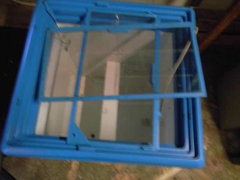 Vand doua congelatoare inghetata model AHT folosite,