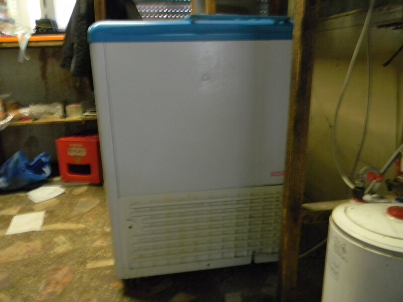 Vand doua congelatoare inghetata model AHT folosite,